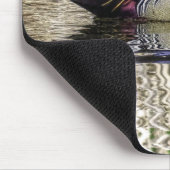 Mannelijke houteenden zwemmen in vijver muismat (Hoek)