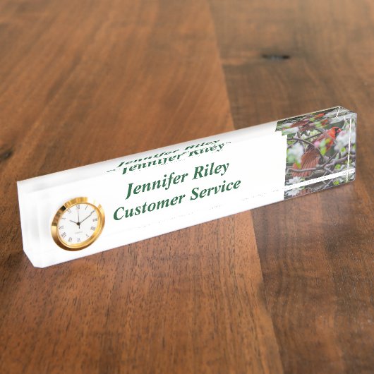 Mannelijke kardinaal in Springtime Naambordje (Zijkant)