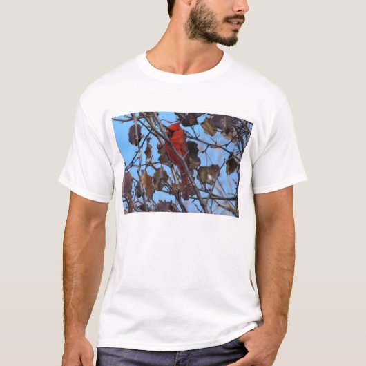 Mannelijke noordelijke kardinaal en Bradford Pear T-shirt (Voorkant)