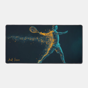 Mannelijke tennisser slaat bal bureaumat
