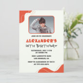 Mannen 16e verjaardagsuitnodiging Modern Photo Red Kaart (Staand voorkant)