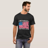 Mannen Amerikaanse militaire veteraan opgesteld 19 T-shirt (Voorkant volledig)