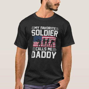 Mannen Amerikaanse vlag Mijn soldaat noemt me vade T-shirt