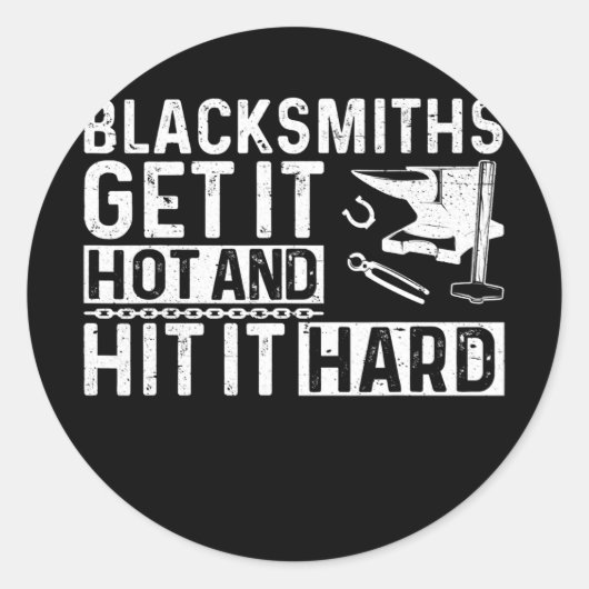 Mannen Blacksmiths maken het warm en hard Ronde Sticker (Voorkant)