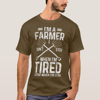 Mannen boer stopt niet wanneer het stopcontact wor t-shirt