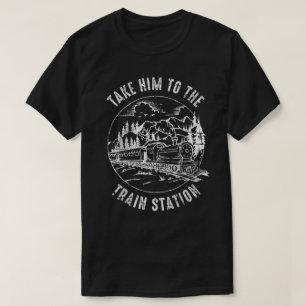 Mannen brengen hem naar de treinstation t-shirt