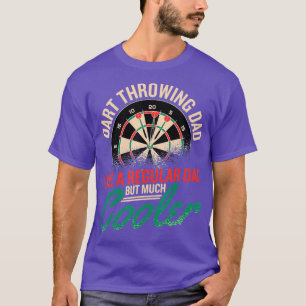 Mannen dart gooien papa als een gewone vader, maar t-shirt