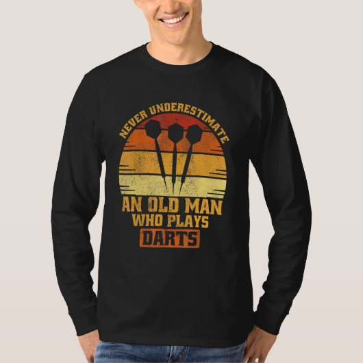 Mannen Darts Speler Die Darts Tip Gooit T-shirt (Voorkant)