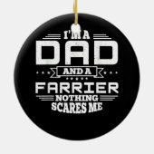 Mannen dat ik vader ben en een Varrier... niets ma Keramisch Ornament (Achterkant)