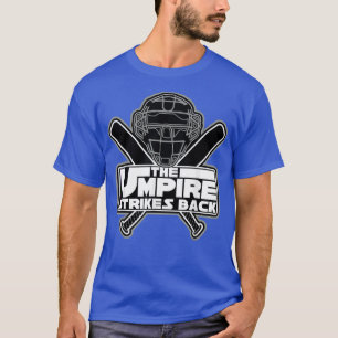 Mannen de Umpire slaat de grappige honkbal terug T-shirt