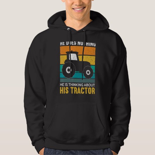 Mannen denkt hij aan zijn tractor Funny Farme Hoodie (Voorkant)