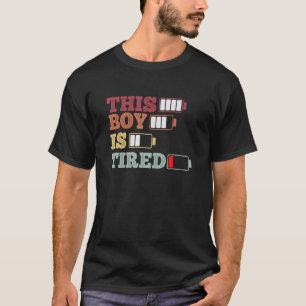 Mannen Deze jongen is verbonden met verbonden ener T-shirt