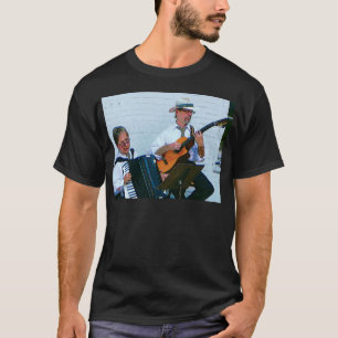 Mannen die accordeon en gitaar spelen t-shirt