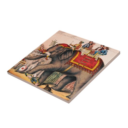 Mannen die een circusact uitvoeren met een olifant tegeltje (Zijkant)