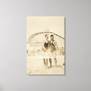 Mannen die op strand staan canvas afdruk
