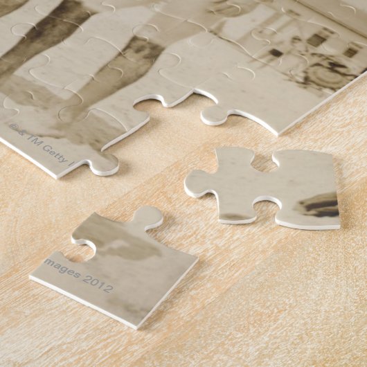 Mannen die op strand staan legpuzzel (Zijkant)