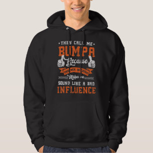 Mannen die ze me Bumpa noemen omdat partner in mis Hoodie