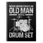 Mannen drummer-cadeaus onderschat nooit een oud Ma Notitieboek (Voorkant)