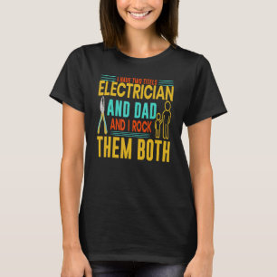 Mannen elektricien vader en ik gooien ze allebei o t-shirt
