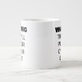 Mannen Funny Strong Caffeine zet haar op de borst Grote Koffiekop (Voorkant)