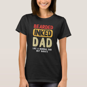 Mannen gedekte vader als een normale vader, maar a t-shirt