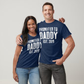 Mannen gepromoveerd naar pappa 2019 Binnenkort pap T-shirt (Unisex)