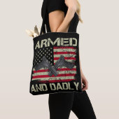 Mannen Gewapende en dodelijk grappige dodelijke va Tote Bag (Dichtbij)