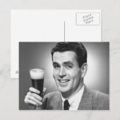 Mannen glas bier in studio B&W Briefkaart (Voorkant / Achterkant)
