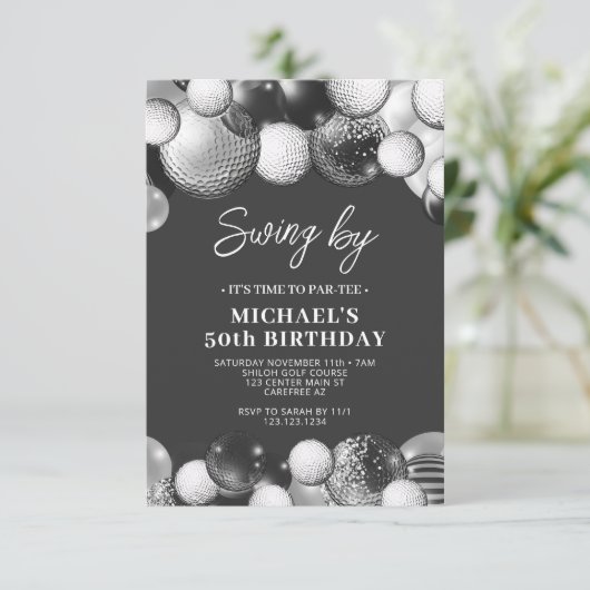 Mannen Golf Partee Swing Op Verjaardag Kaart (Staand voorkant)
