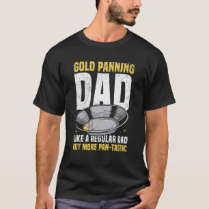 Mannen gouddigitaliseringspun voor een Gold Panni T-shirt