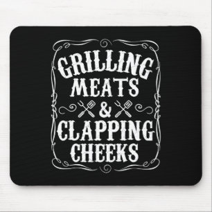 Mannen grillen vlees en slaan wangen Funny Bbq Muismat