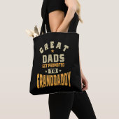 Mannen grote advertenties komen naar grootvader tote bag (Dichtbij)