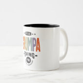 Mannen Het is een Grumpa die grappige pa opa is Tweekleurige Koffiemok (Voorkant rechts)