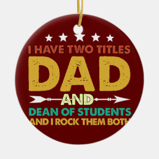 Mannen ik heb twee titels vader en decaan van stud keramisch ornament