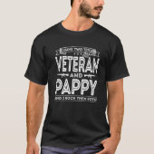Mannen Ik heb twee titels Veteran en Pappy Funny P T-shirt (Voorkant)