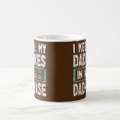 Mannen ik hou al mijn vaders snoep in een pap. koffiemok (Center)