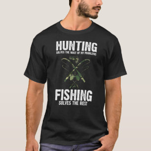 Mannen jacht lost de problemen Vist bos op T-shirt