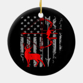 Mannen jacht op graven met deer T-shirt Keramisch Ornament (Achterkant)