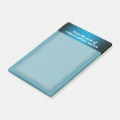 Mannen kantoor organisator werkt blauw post-it® notes (Schuin)