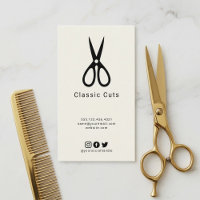 Mannen kapper haar gesneden met kleine schaar logo