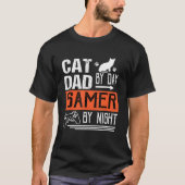 Mannen kattevader tegen dag gamer bij nacht - vade t-shirt (Voorkant)