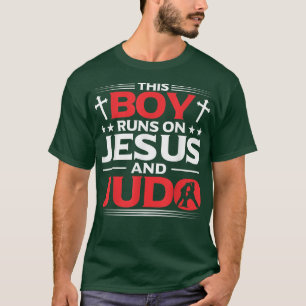 Mannen krijgskunst die deze jongen tegen Jezus en T-shirt