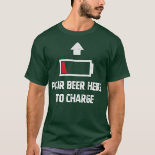 Mannen lagetemperd-batterijbier hier om geld op te t-shirt