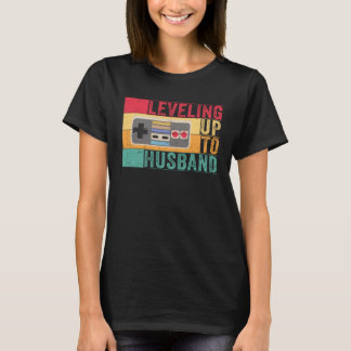 Mannen Leveling Up naar Echtgenoot Bachelor Party T-shirt