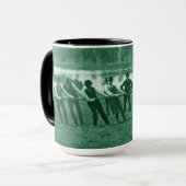 mannen Man 1890 Tug-O-War Tug of War Foto groen Mok (Voorkant links)