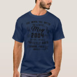 Mannen Man Myth Legend mei 2004 18th Birthday Gift T-shirt<br><div class="desc">Mannen Man Myth Legend mei 2004 18th Birthday Gift 18 Years Old Gift. Perfect gift voor je vader,  moeder,  papa,  mannen,  vrouwen,  vriend en familieleden op de dag van de Thanksgiving,  kerstdag,  Moederdag,  vaderdag,  4 juli,  1776 Onafhankelijke dag,  Veteranendag,  Halloween Dag,  Patrick's Day</div>