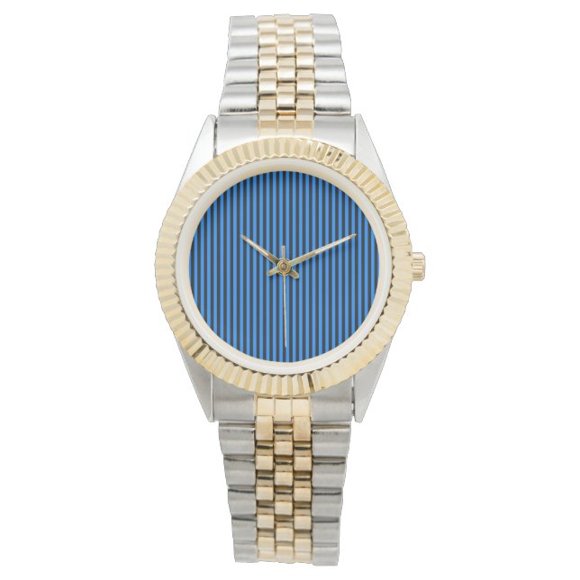 Mannen met een 'Good-Kijking Navy Stripe' Horloge (Voorkant)