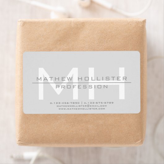 Mannen met monogram, grijs zakelijk etiket (Insitu)