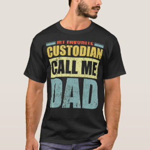 Mannen mijn favoriete bewaarder noemt me vaders va t-shirt