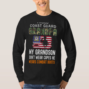Mannen mijn kleinzoon draagt gevechtsboten uit de t-shirt